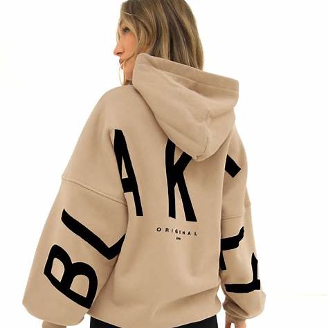 From Street to Smart: The Versatile Appeal of the Blakely Hoodie